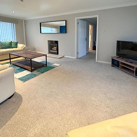 Blunsdon Lodge - Spacious Bungalow, High Speed Wi-Fi, Free Private Parking, Garden Swindon Luaran gambar