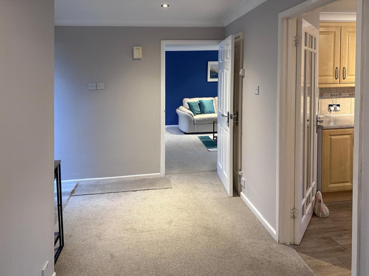 Blunsdon Lodge - Spacious Bungalow, High Speed Wi-Fi, Free Private Parking, Garden Swindon Luaran gambar