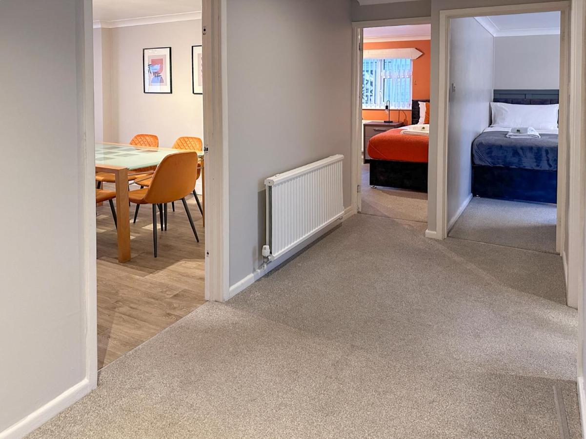 Blunsdon Lodge - Spacious Bungalow, High Speed Wi-Fi, Free Private Parking, Garden Swindon Luaran gambar