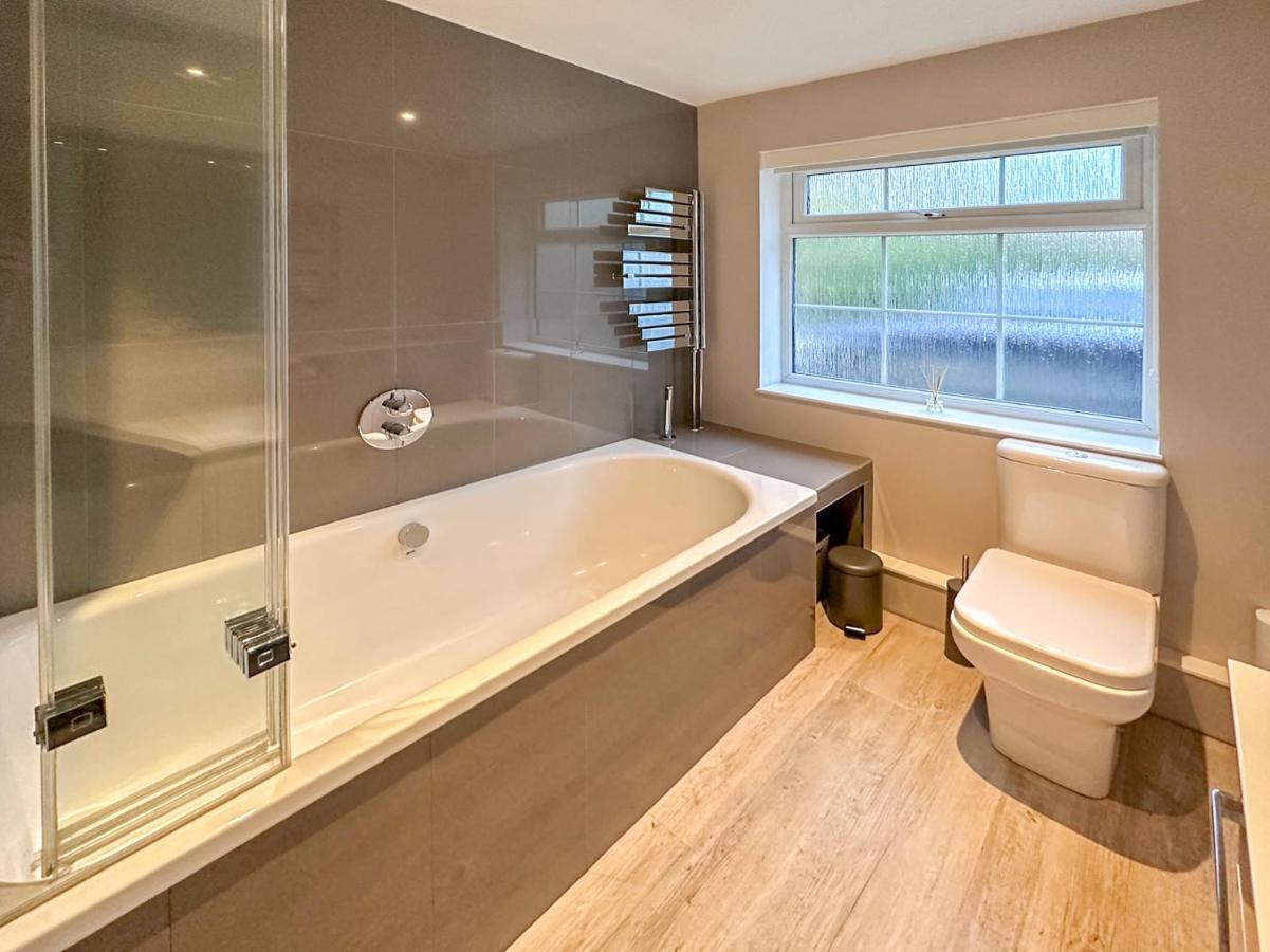 Blunsdon Lodge - Spacious Bungalow, High Speed Wi-Fi, Free Private Parking, Garden Swindon Luaran gambar