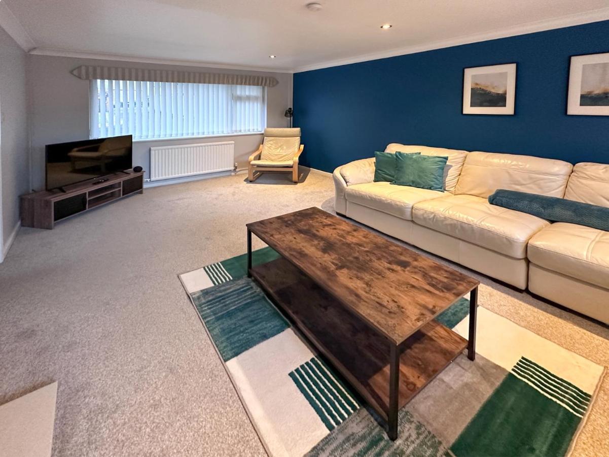Blunsdon Lodge - Spacious Bungalow, High Speed Wi-Fi, Free Private Parking, Garden Swindon Luaran gambar